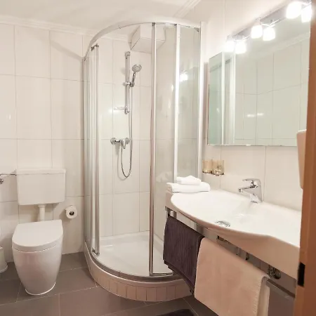 Falkner לאנגנפלד