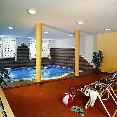 Falkner לאנגנפלד