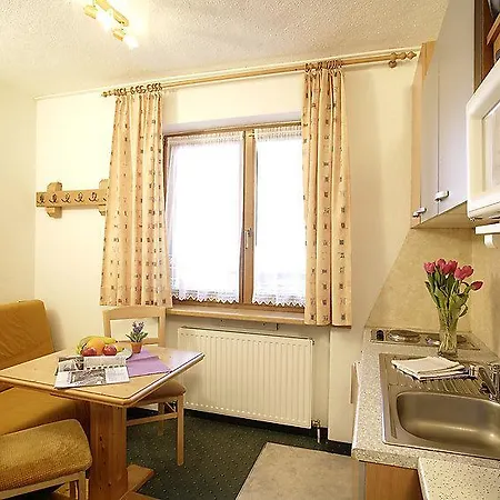 Falkner Apartman *