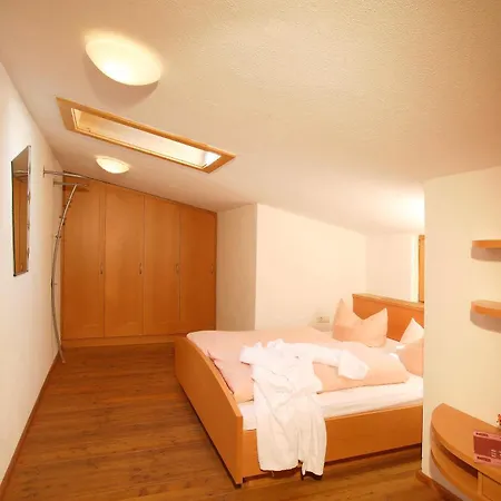 Falkner * لانغنفلد